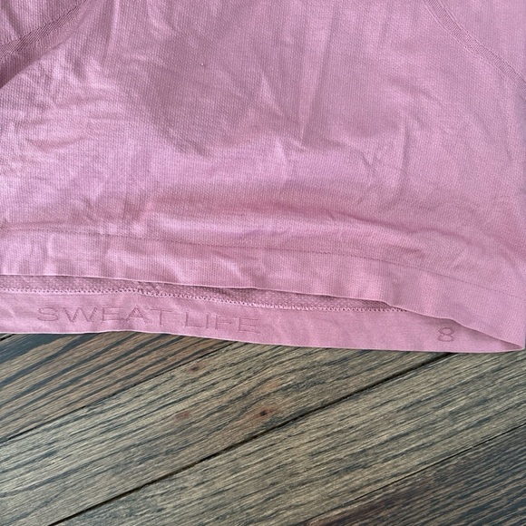 Lululemon - Picture 5 of 5